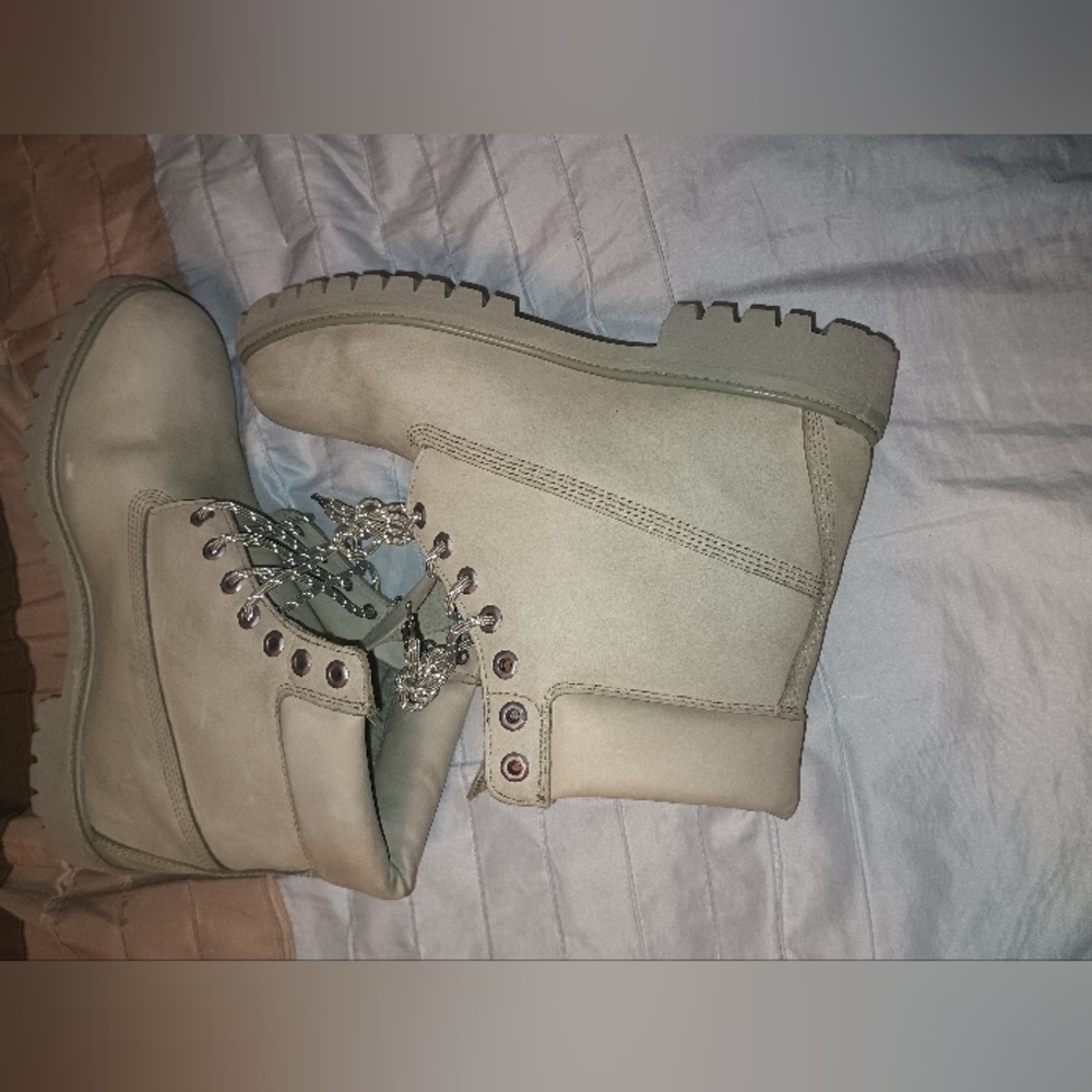Size 12 men Green Timberland boots - Picture 7 of 7